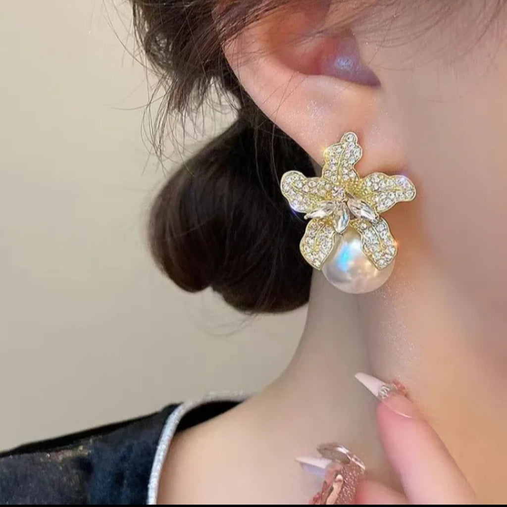 Flower Pearl Earring